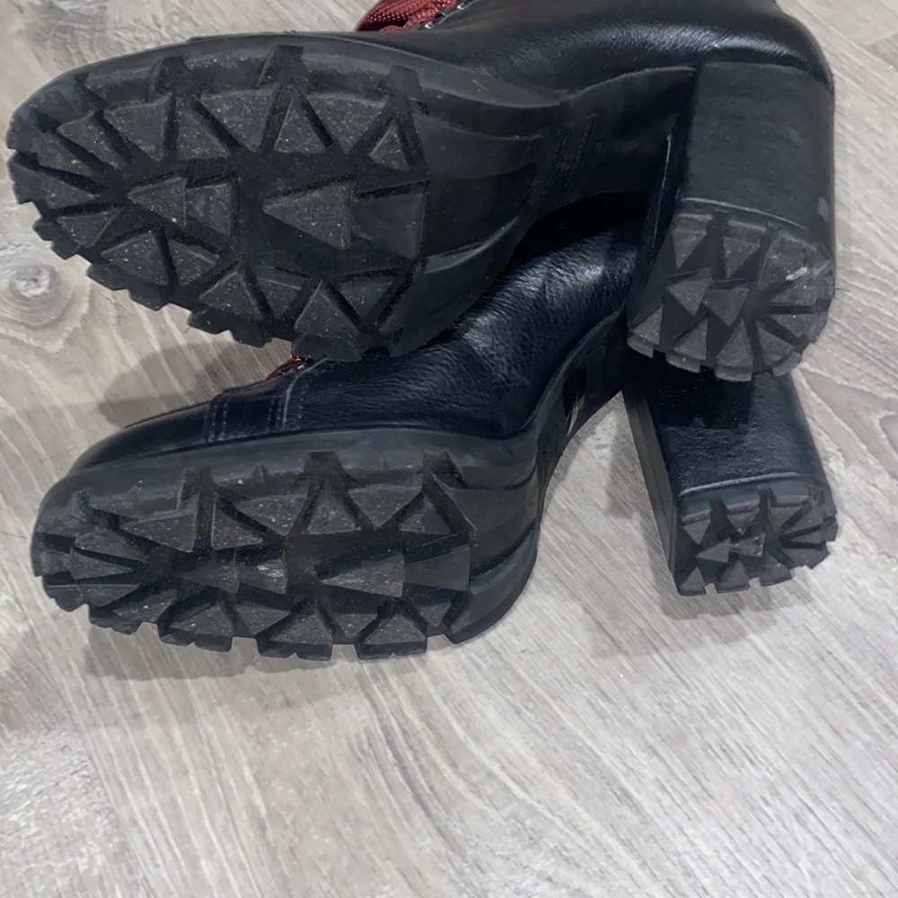 Schutz Black Booties women size 9 with burgundy & black shoelaces 4 inch heel  - Picture 7 of 10